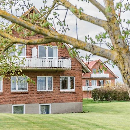 Straendhus Bed&Breakfast Hasselberg  Buitenkant foto
