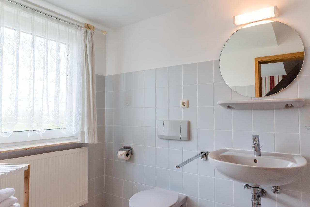 Straendhus Bed&Breakfast Hasselberg  Buitenkant foto
